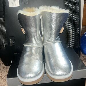 Ugg Bailey Button Mirage Boots Metallic